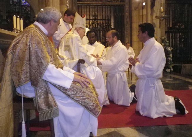 Dos nuevos diáconos de origen latinoamericano -paraguayo y guatemalteco- para la diócesis de León -España-