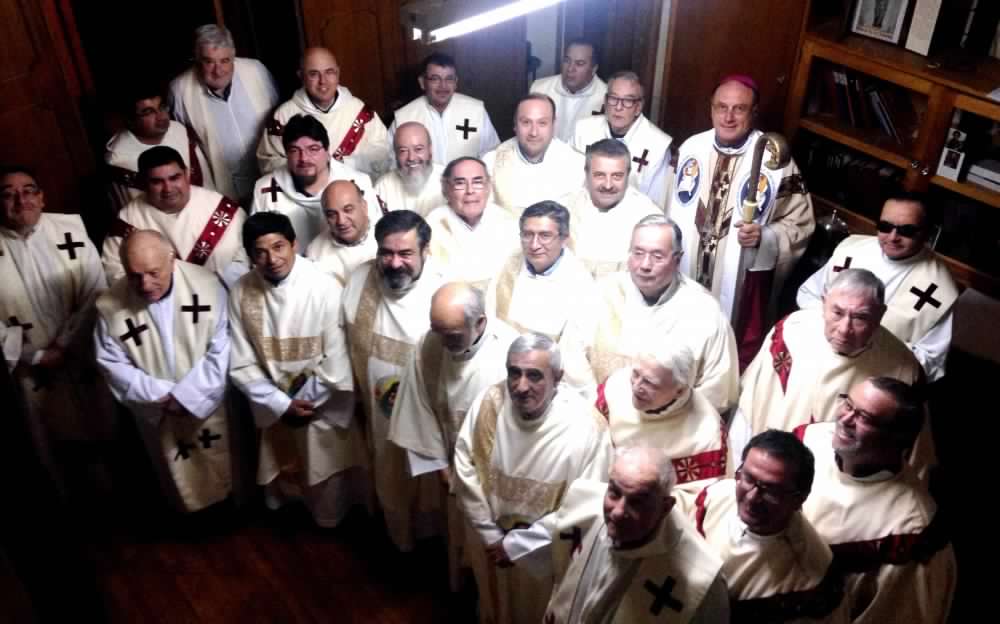  Diáconos de Coyhaique (Chile), renuevan sus promesas diaconales en la misa crismal