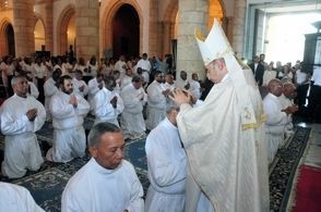 La Iglesia Católica ordena 39 diáconos