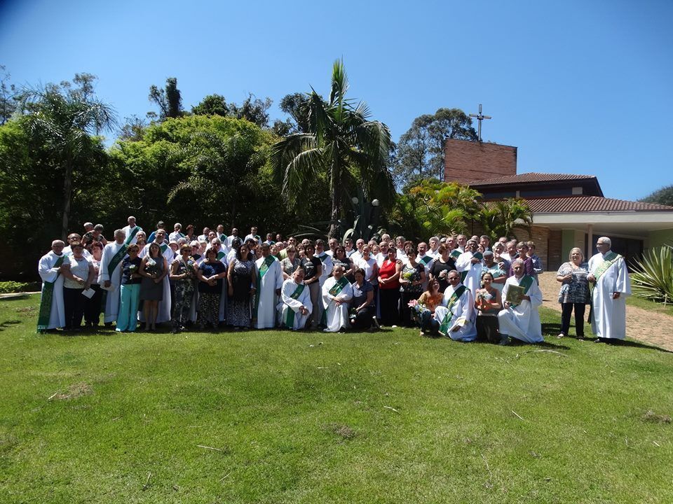 Diáconos e esposas da Diocese de Jundiaí/SP, Brasil, meditam sobre ‘Acolher Maria’ em retiro