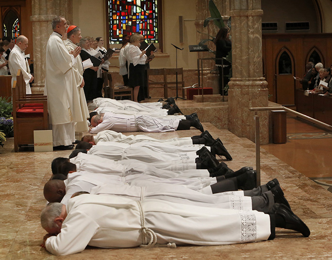 Arquidiócesis de Chicago -EEUU-: 19 nuevos diáconos, cuatro hispanos