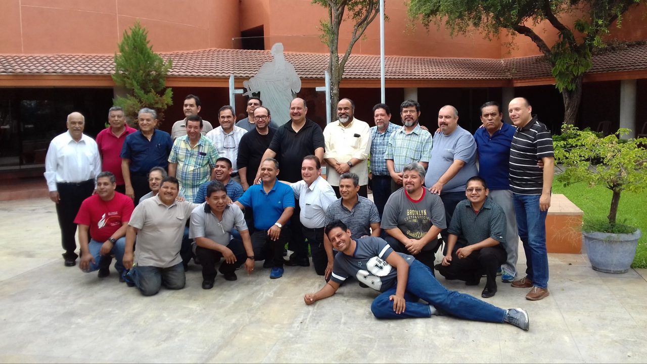 Diócesis de Monterrey, México: Se preparan para servir a la igleisa de Monterrey en el diaconado permanente