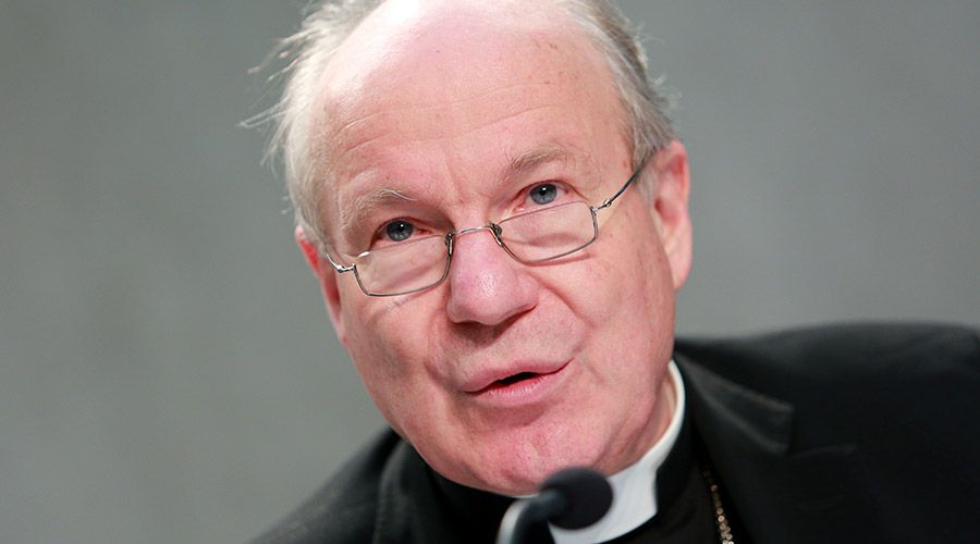 Cardenal Schönborn: Tal vez algún día ordene mujeres como diáconos
