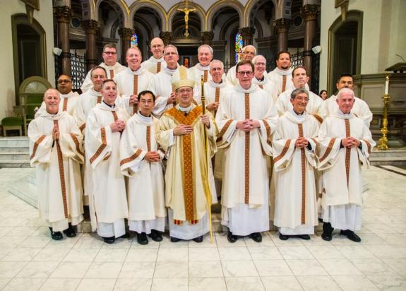 Ordenación de 19 nuevos diáconos en la diócesis de Richmond -EEUU-, uno de ellos latinoamericano