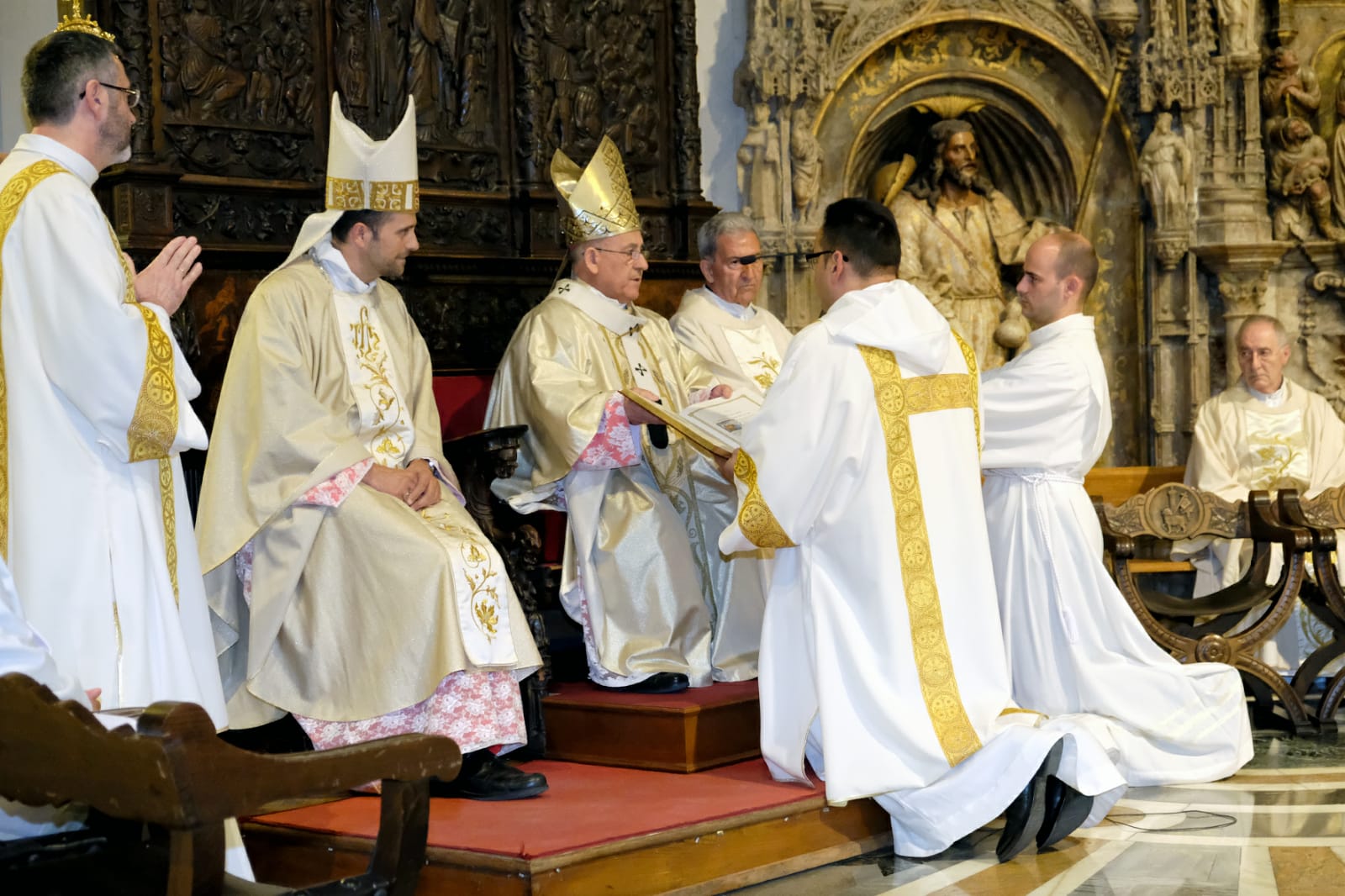 Ordenados los tres primeros diáconos de la archidiócesis de Zaragoza