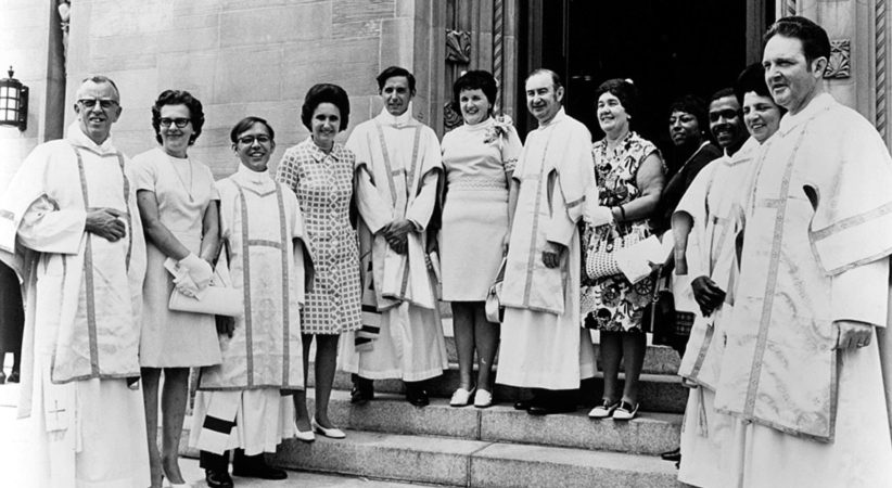 EEUU: 50 años después: cosechando los primeros frutos Celebrando la renovación del diaconado permanente.