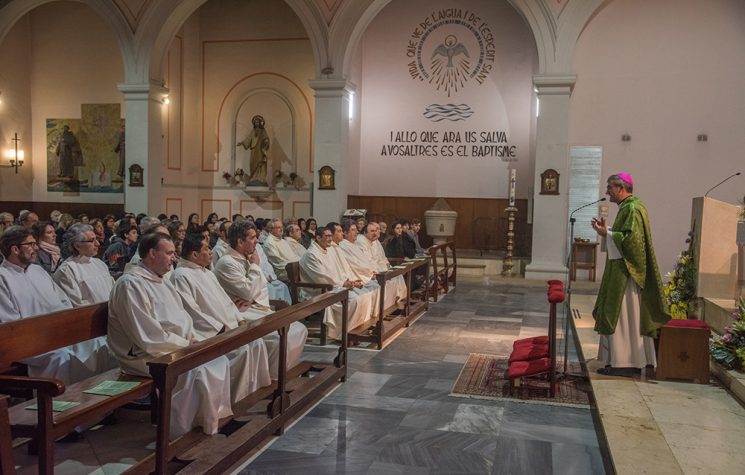 Arzobispado de Barcelona, España:  Un paso más para llegar al Diaconado Tres nuevos acólitos y tres nuevos lectores conﬁeren los Ministerios