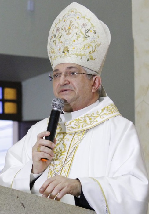 Bispo de Campina Grande -Brasil- ordena 14 Diáconos Permanentes