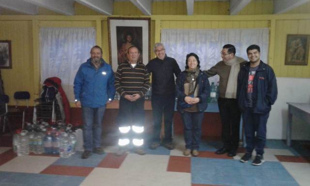 Diócesis de Osorno, Chile: diácono Víctor Hugo González, encargado de la Pastoral Diocesana, llevan agua a las parroquias