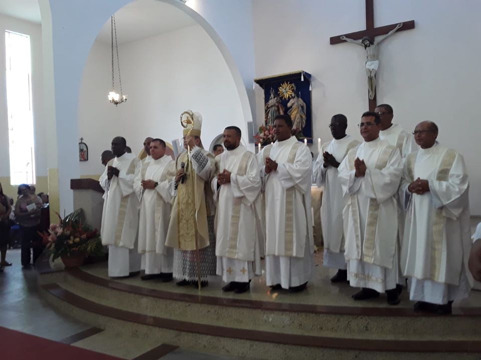 Diocese de Cruz das Almas (Brasil): Bispo Diocesano ordena 11 Diáconos Permanentes