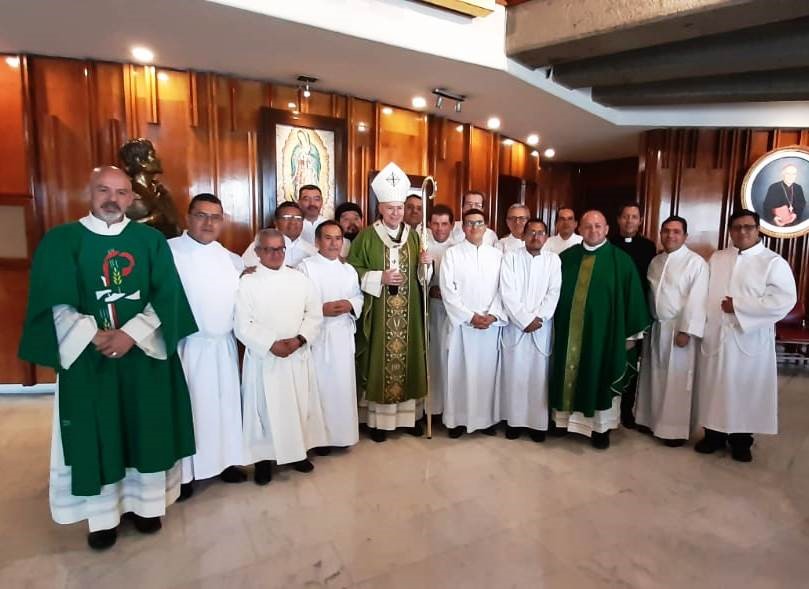 El Arzobispo Primado de México confirió ministerios a 15 candidatos al Diaconado Permanente.