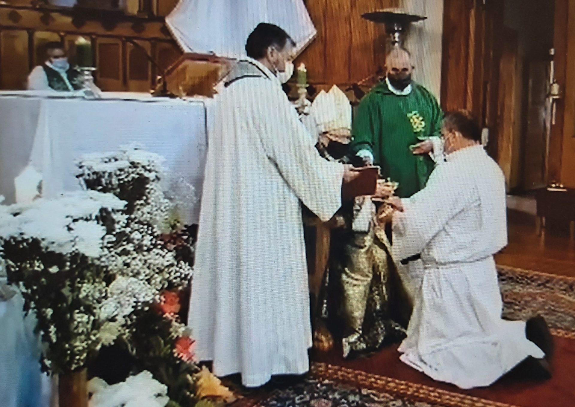 Arzobispo de Puerto Montt -Chile- instituye acólitos en preparación al Diaconado Permanente