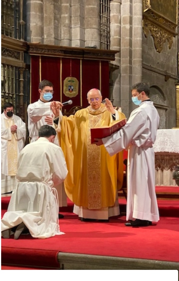 Ordenación del primer día cono permanente en la diócesis de Ourense, España