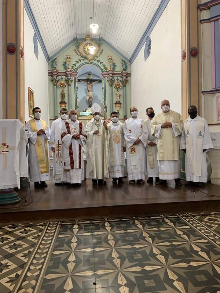 A Diocese de Oliveira (MG, Brasil) ordena os dois primeiros Diáconos Permanentes
