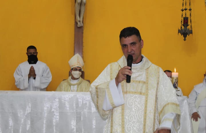 Marcos Giovani Moura é ordenado Diácono Permanente em Alvorada (RS, Brasil)